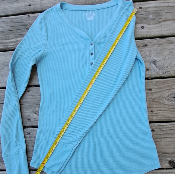 Time And Tru Light Blue Waffle Knit Henley Long Sleeve Tee Host Pick - Picture 11 of 13